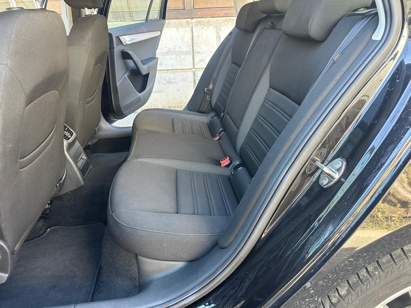 SKODA Octavia Combi 2.0 TSI Ambition DSG-image-10