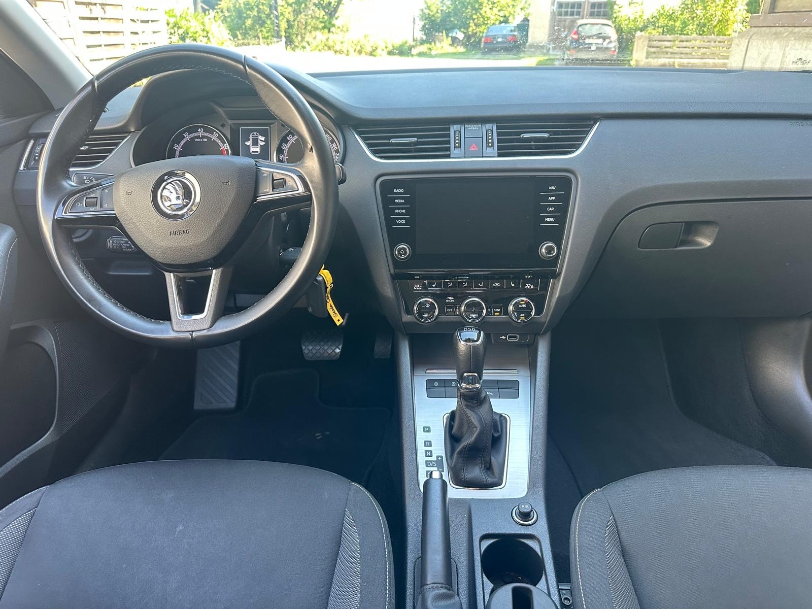 SKODA Octavia Combi 2.0 TSI Ambition DSG-image-7