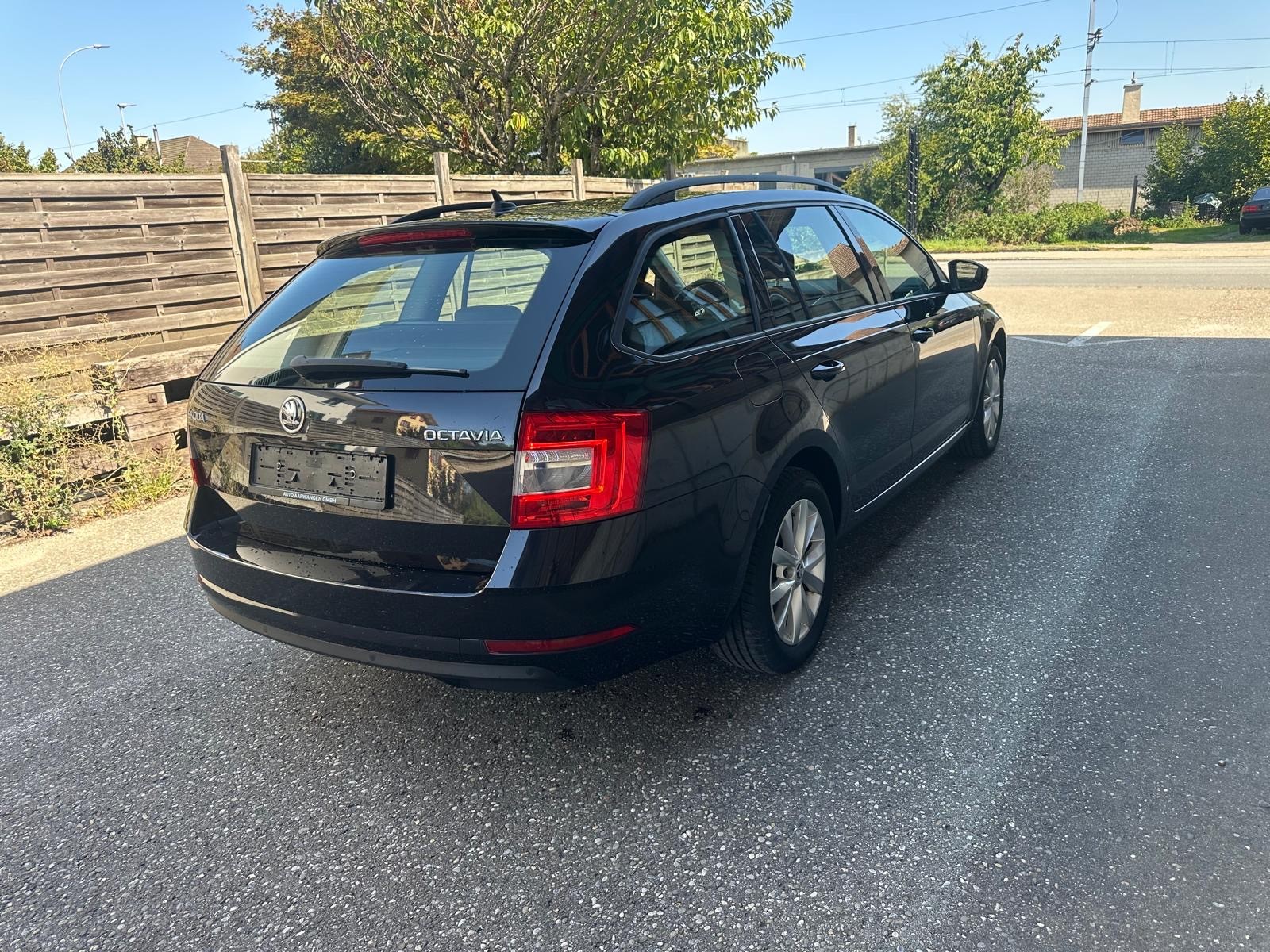 SKODA Octavia Combi 2.0 TSI Ambition DSG-image-2
