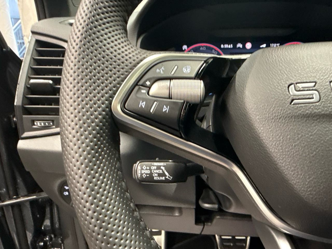 SKODA Karoq 2.0 TSI SportLine 4x4 DSG-image-9