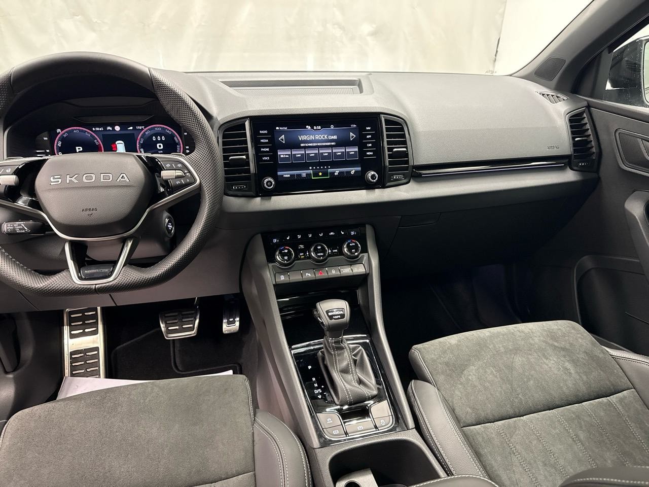 SKODA Karoq 2.0 TSI SportLine 4x4 DSG-image-5