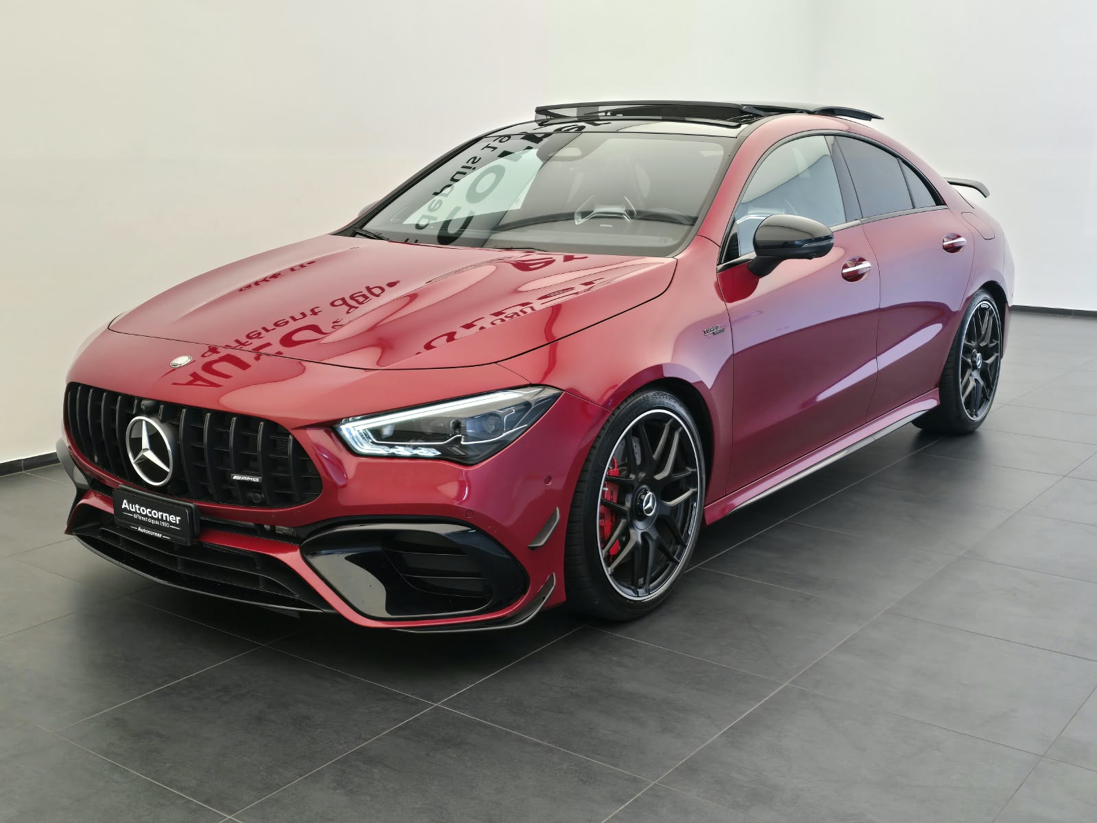 MERCEDES-BENZ CLA 45 S AMG 4Matic+ 8G-DCT-showroom-element-3