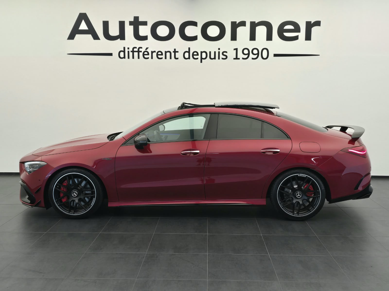 MERCEDES-BENZ CLA 45 S AMG 4Matic+ 8G-DCT-showroom-element-1