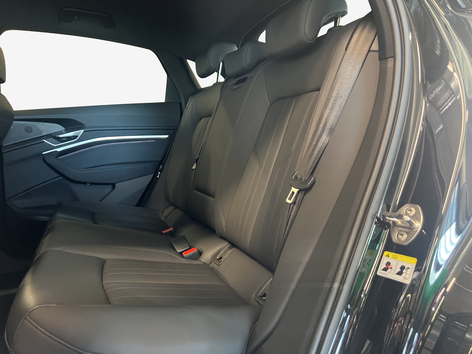 AUDI e-tron 50 Sportback Advanced quattro-image-12