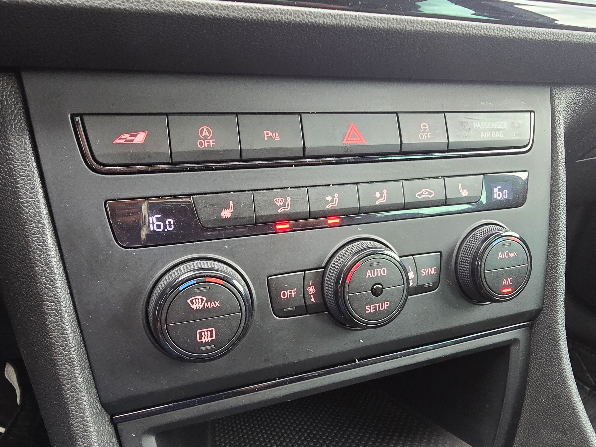 SEAT Leon 2.0 TSI Cupra 280 DSG-image-17