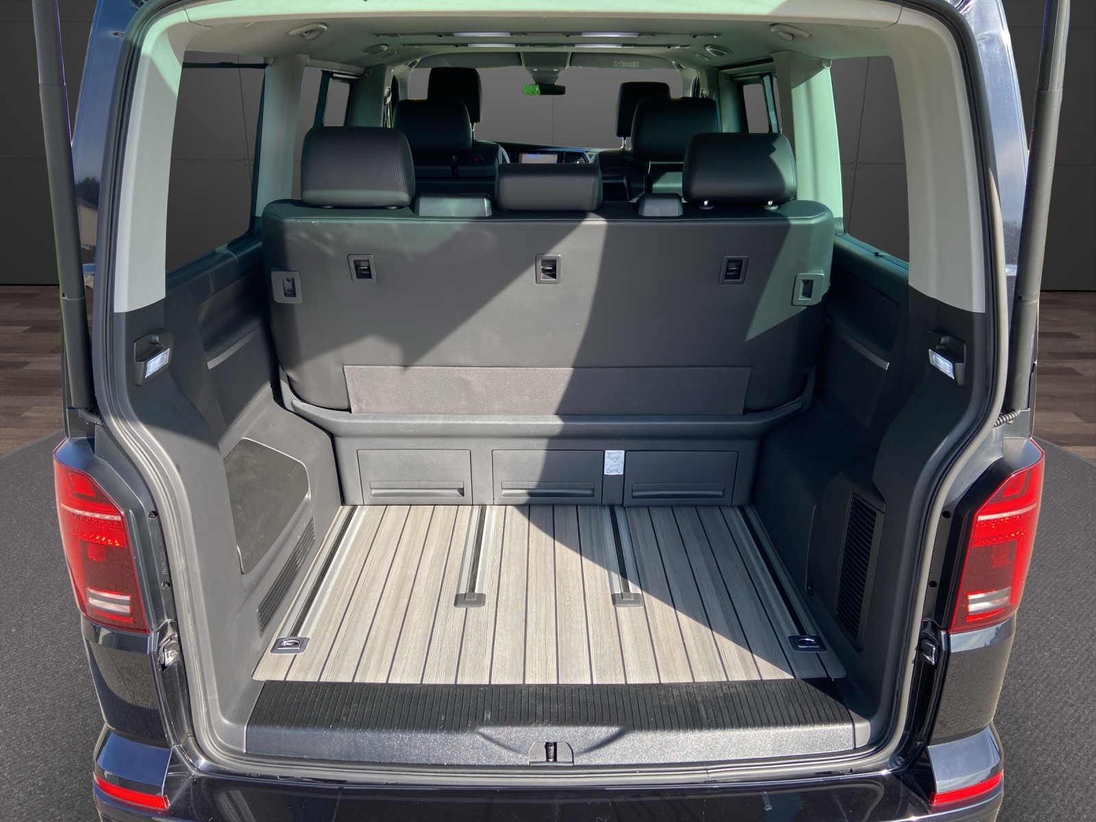 VW T6.1 Multivan 2.0 TDI Family DSG-image-14