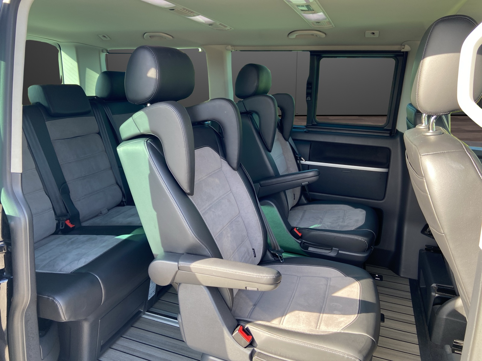 VW T6.1 Multivan 2.0 TDI Family DSG-image-9