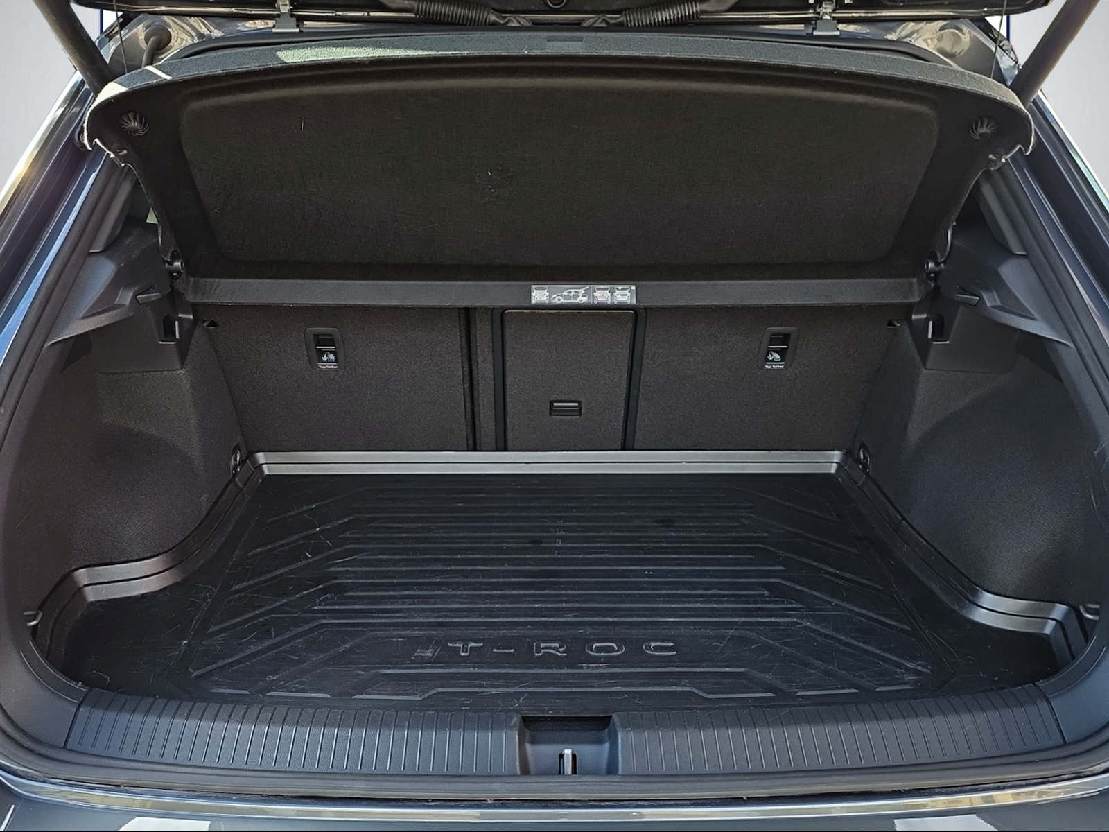 VW T-Roc 2.0 TSI R DSG 4Motion-image-11