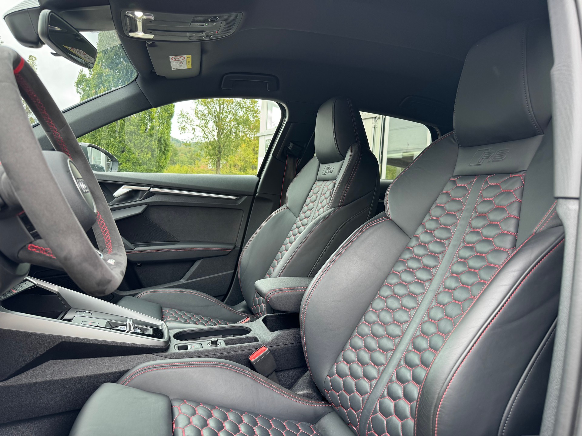 AUDI RS3 Sportback 2.5 TSI quattro S-tronic-image-13
