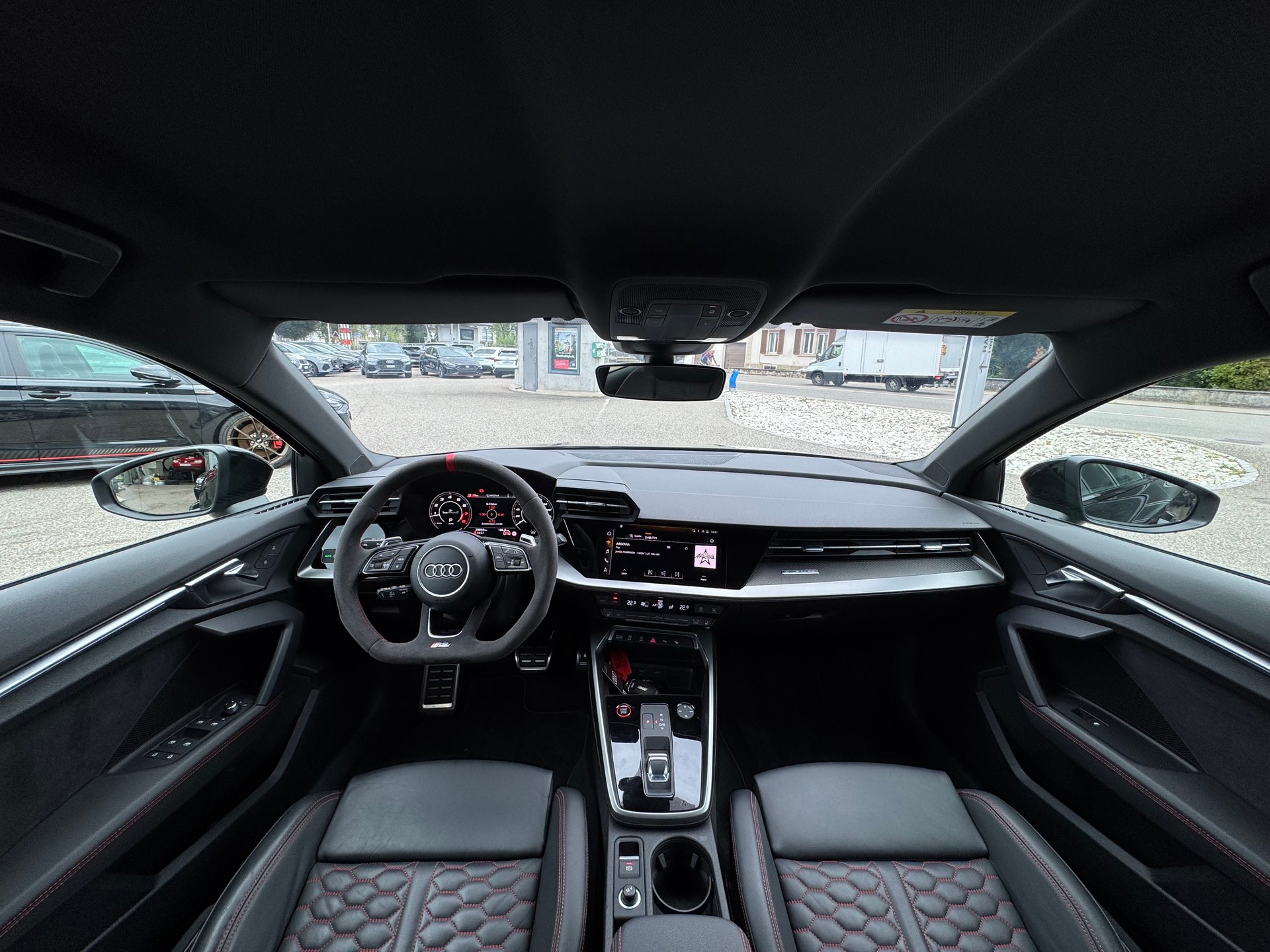 AUDI RS3 Sportback 2.5 TSI quattro S-tronic-image-16