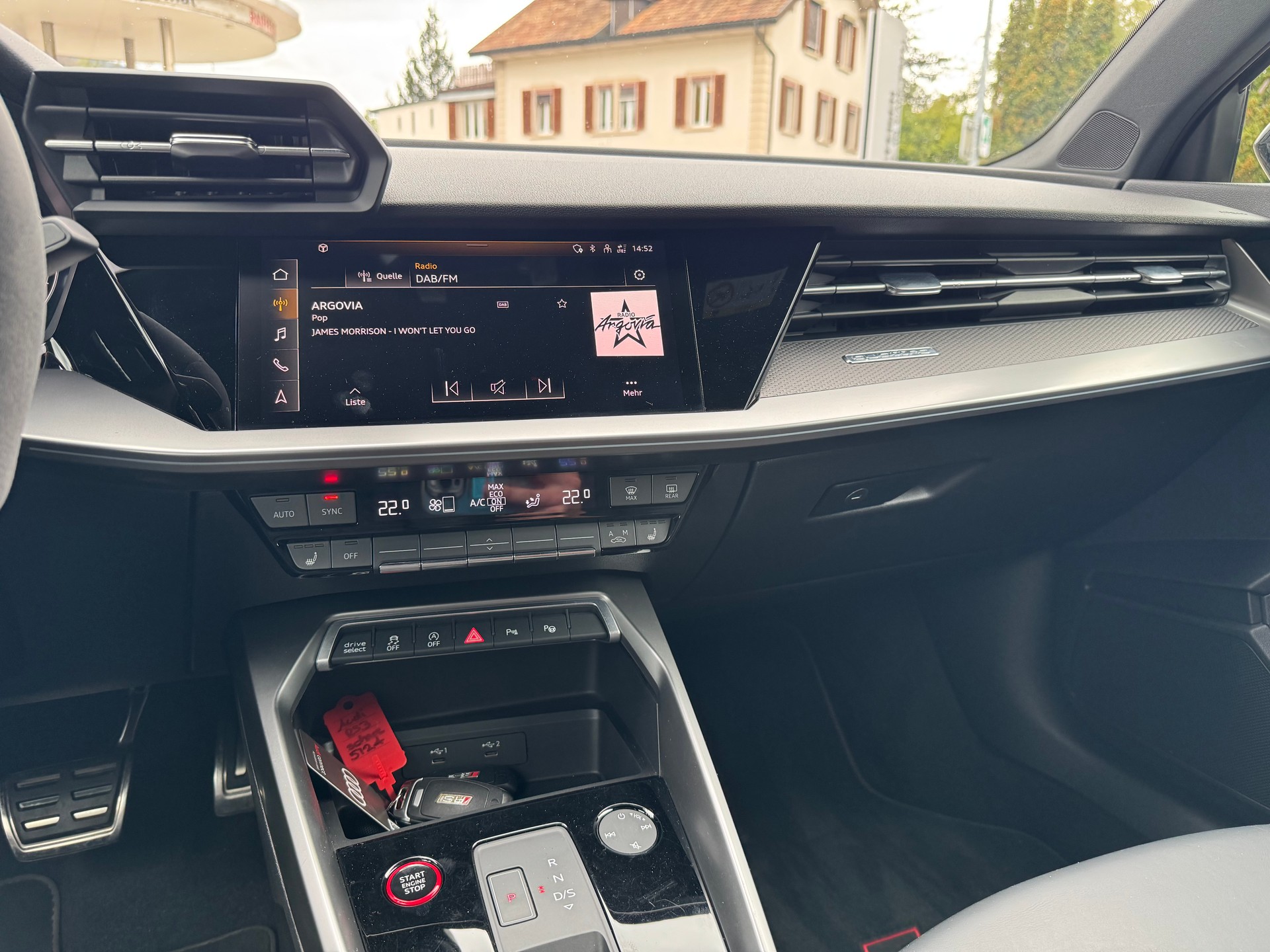 AUDI RS3 Sportback 2.5 TSI quattro S-tronic-image-25