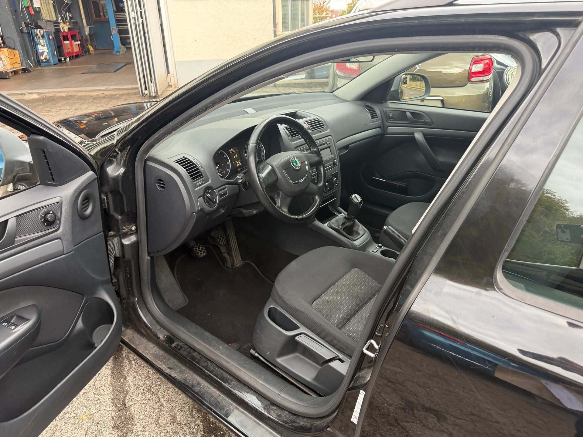 SKODA Octavia Combi 1.4 TSI Family MIT GARANTIE MÖGLICH-image-9