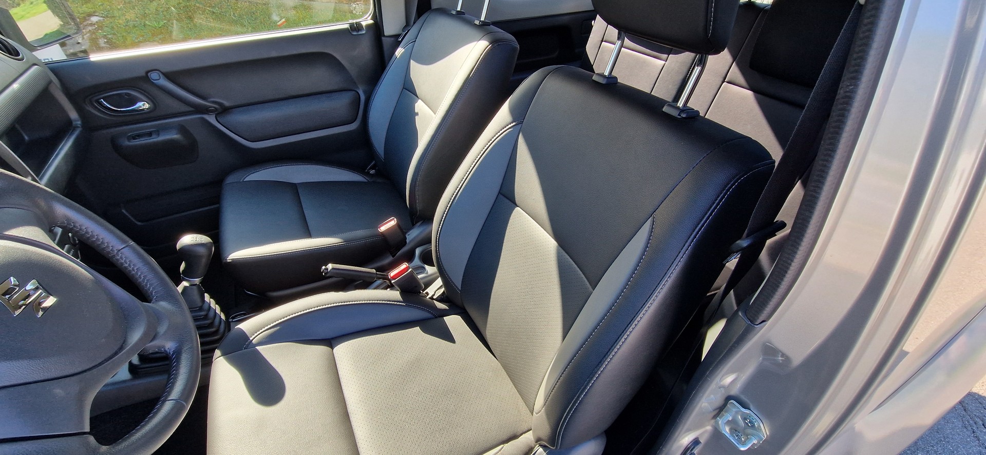 SUZUKI Jimny 1.3 16V Compact Top-image-9