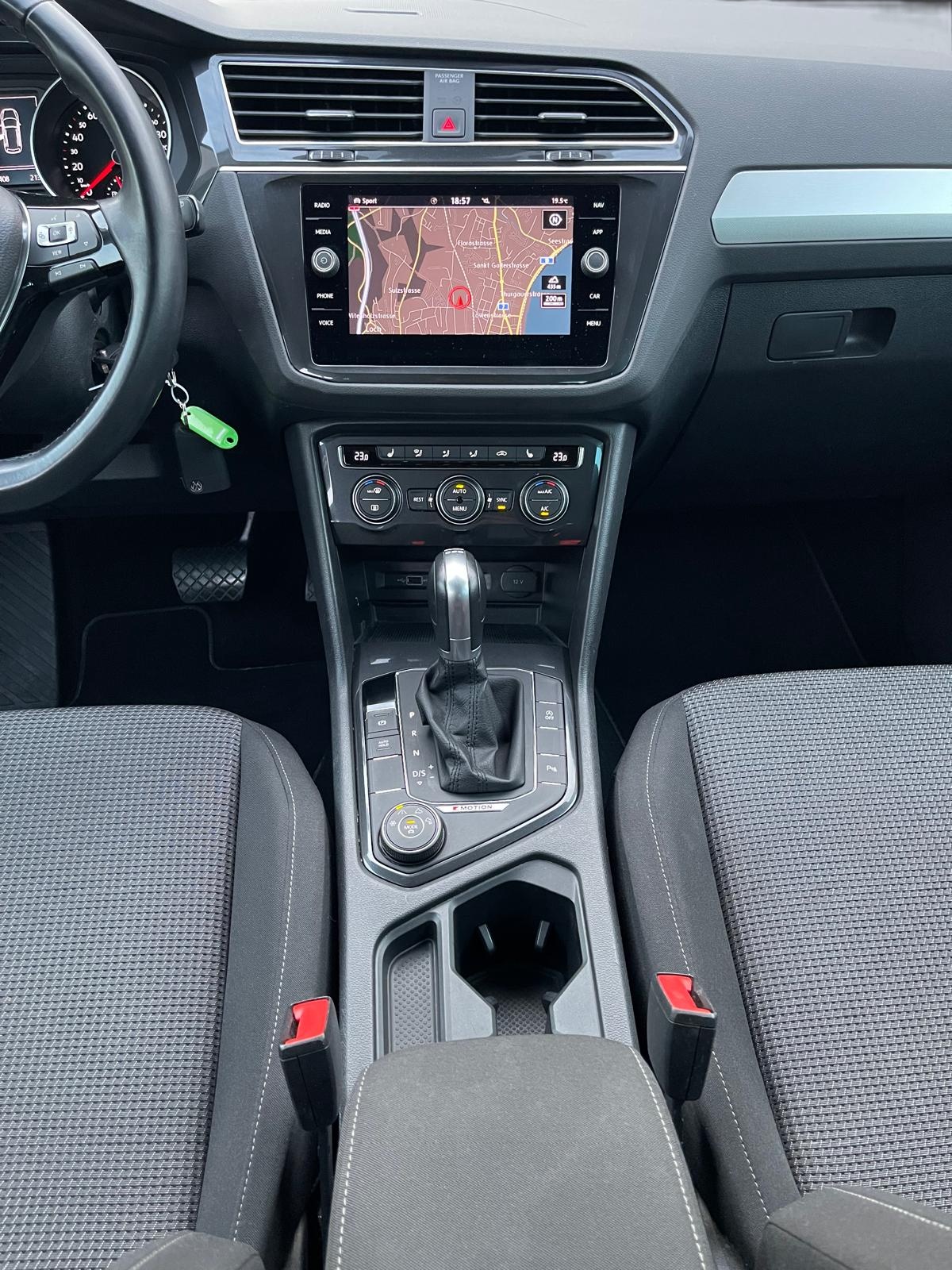 VW Tiguan 2.0 TDI SCR Trendline 4Motion DSG-image-17
