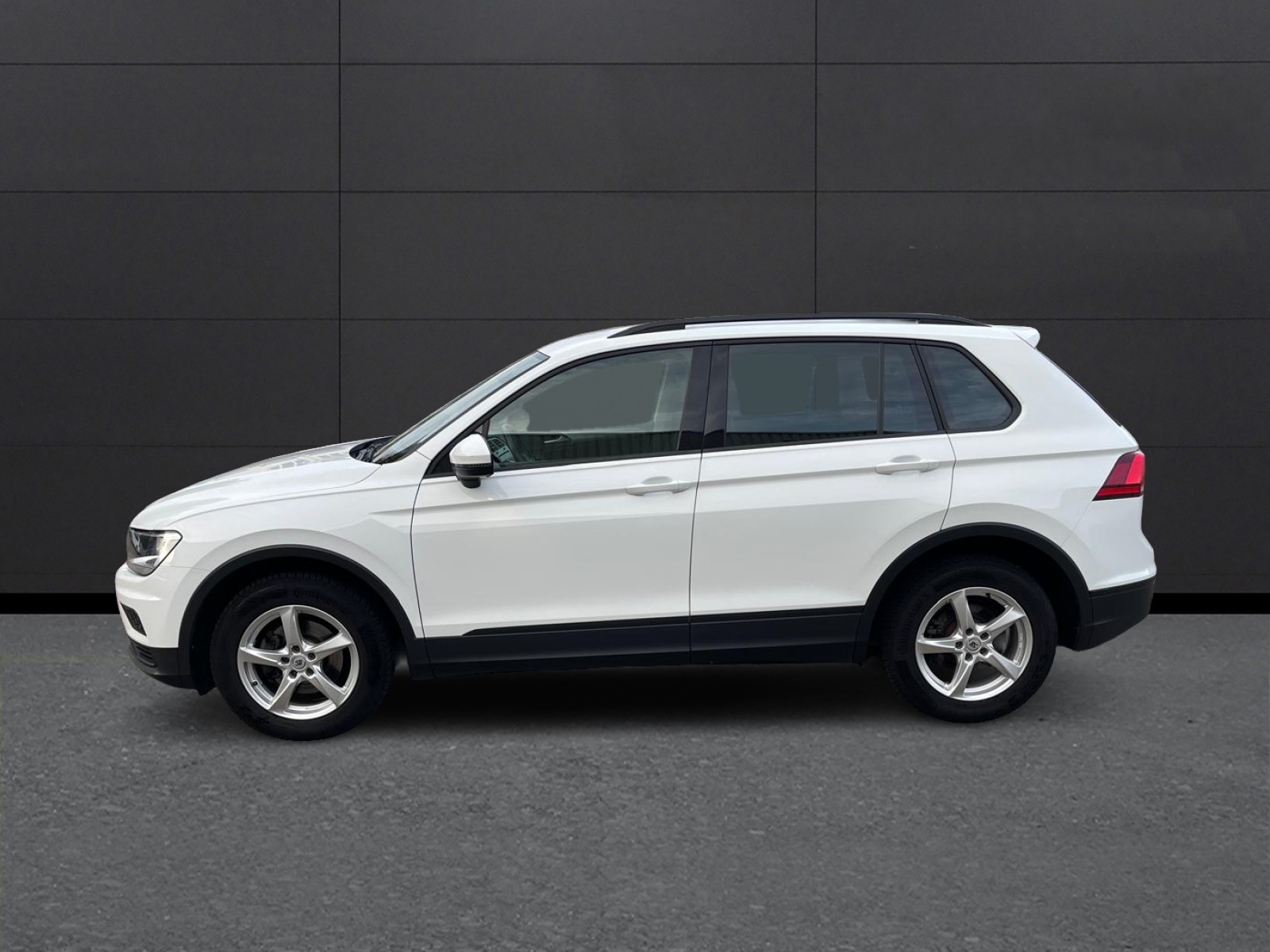 VW Tiguan 2.0 TDI SCR Trendline 4Motion DSG-image-3