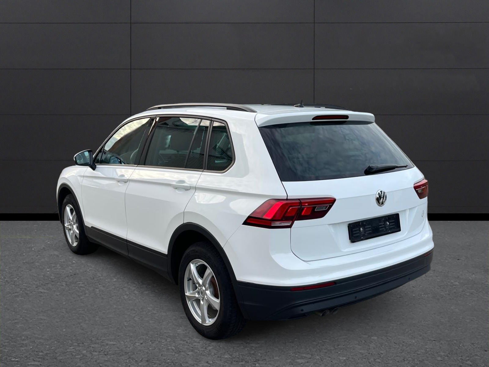 VW Tiguan 2.0 TDI SCR Trendline 4Motion DSG-image-7