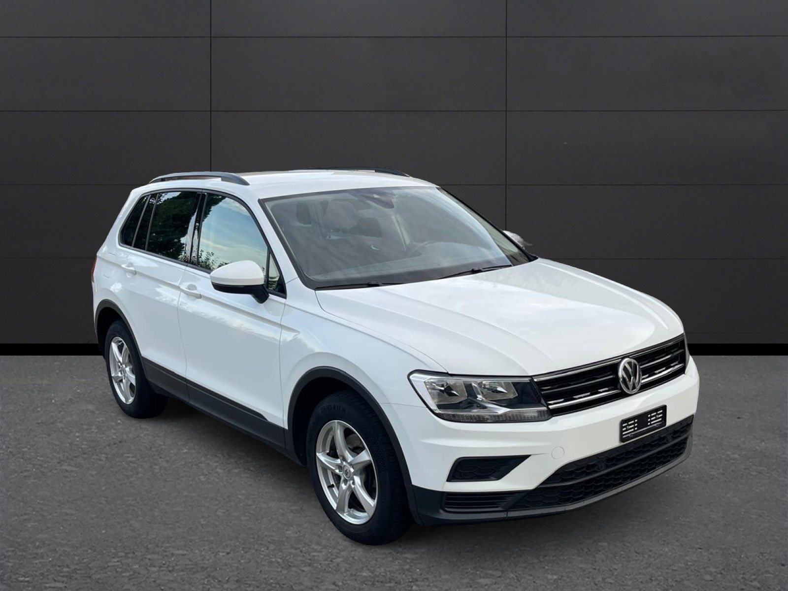 VW Tiguan 2.0 TDI SCR Trendline 4Motion DSG-image-2