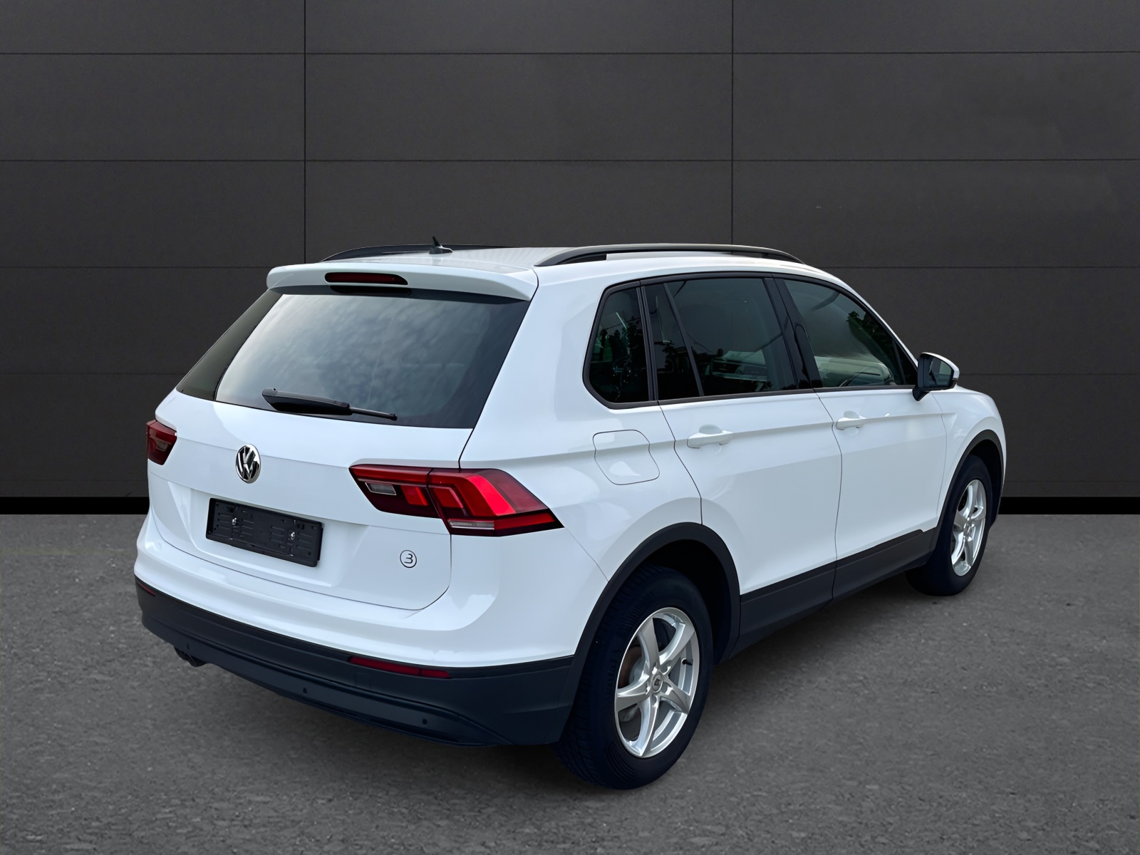 VW Tiguan 2.0 TDI SCR Trendline 4Motion DSG-image-5