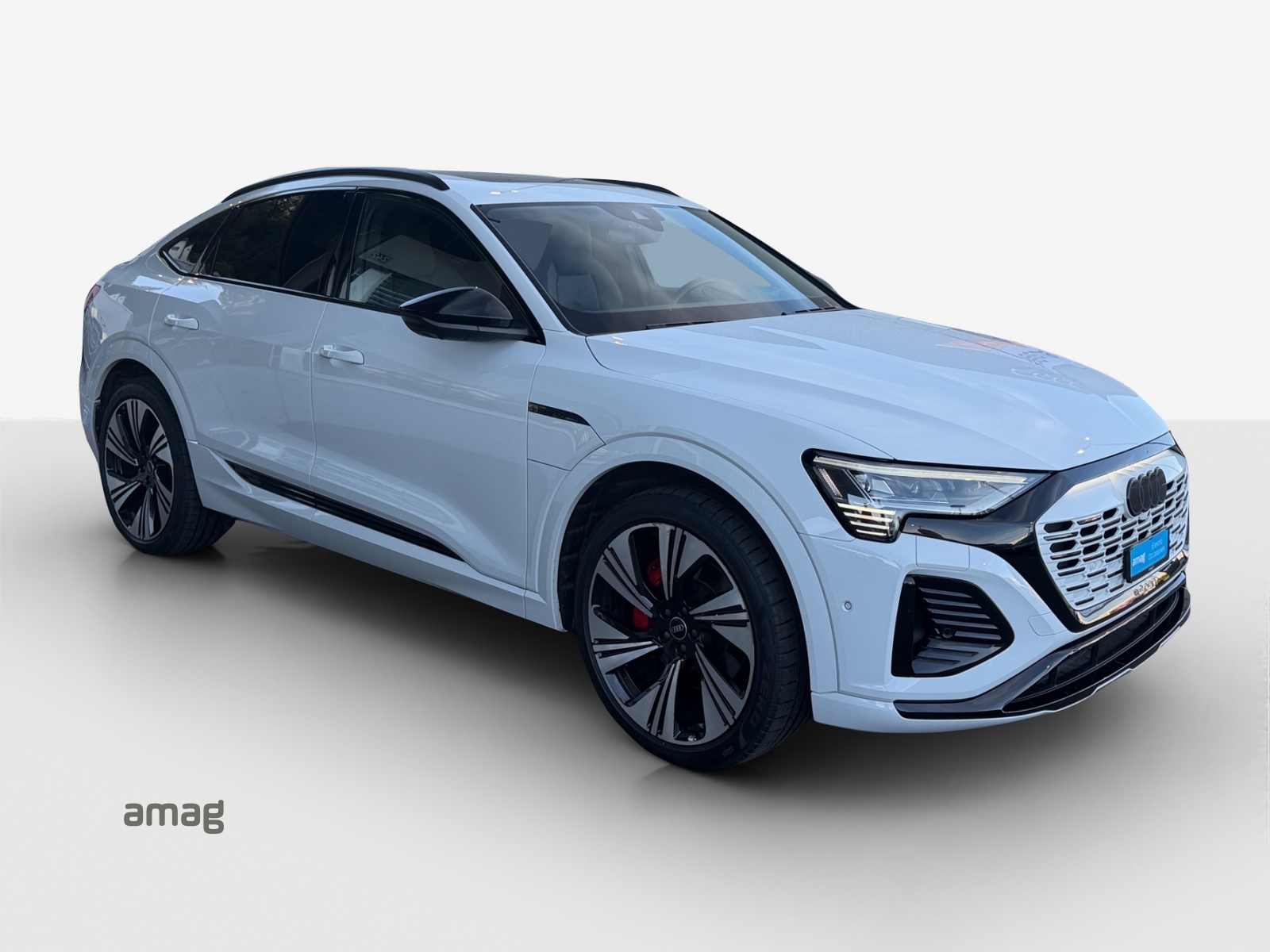 AUDI Q8 Sportback 55 e-tron Black Edition quattro-image-5