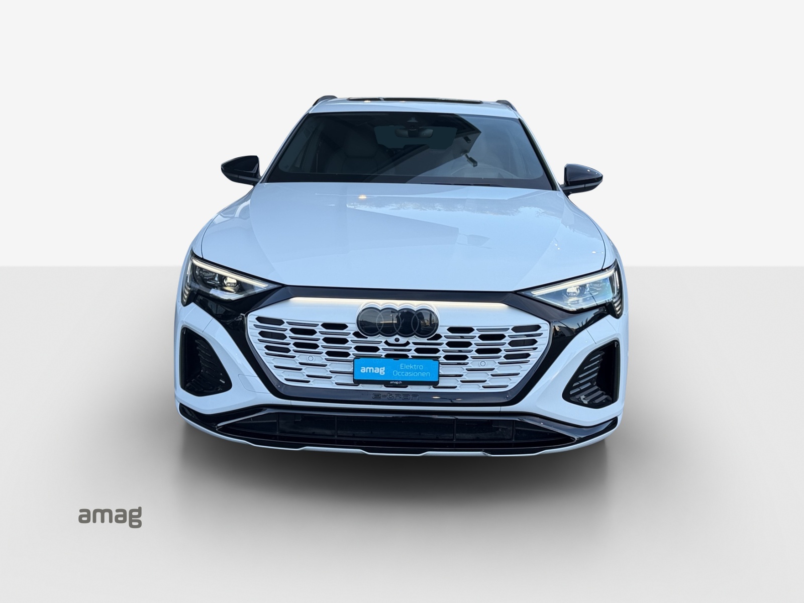 AUDI Q8 Sportback 55 e-tron Black Edition quattro-image-6