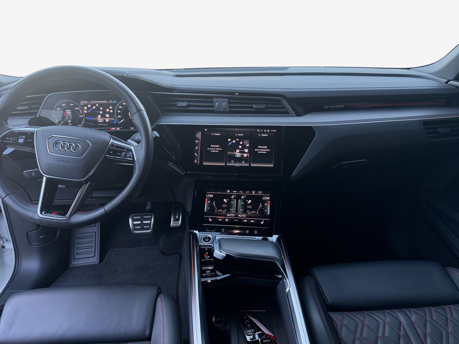 AUDI Q8 Sportback 55 e-tron Black Edition quattro-image-8