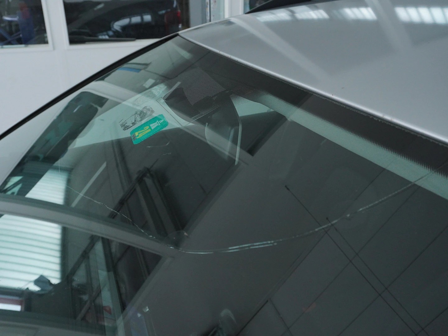VW Passat Variant 2.0 FSI Sportline 4Motion-image-9