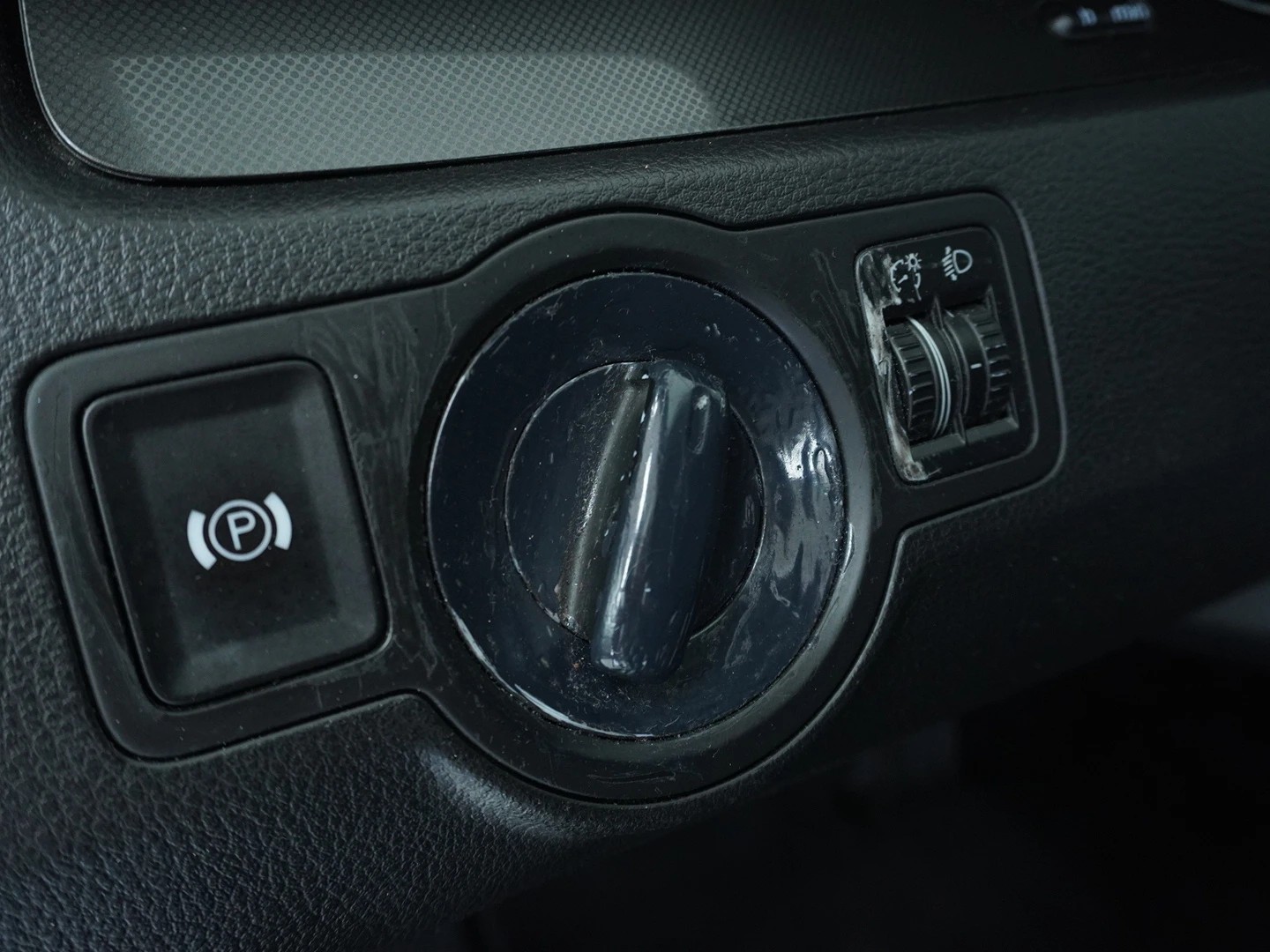 VW Passat Variant 2.0 FSI Sportline 4Motion-image-7