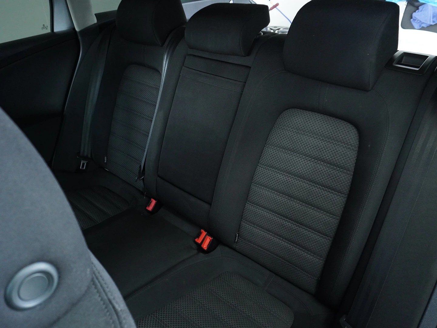 VW Passat Variant 2.0 FSI Sportline 4Motion-image-8