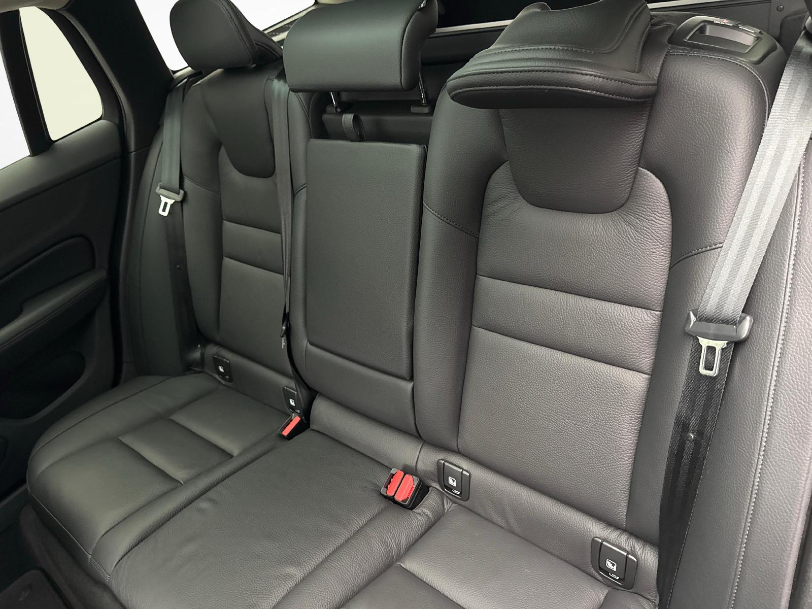 VOLVO V60 2.0 T6 TE Ultimate Dark eAWD-image-10