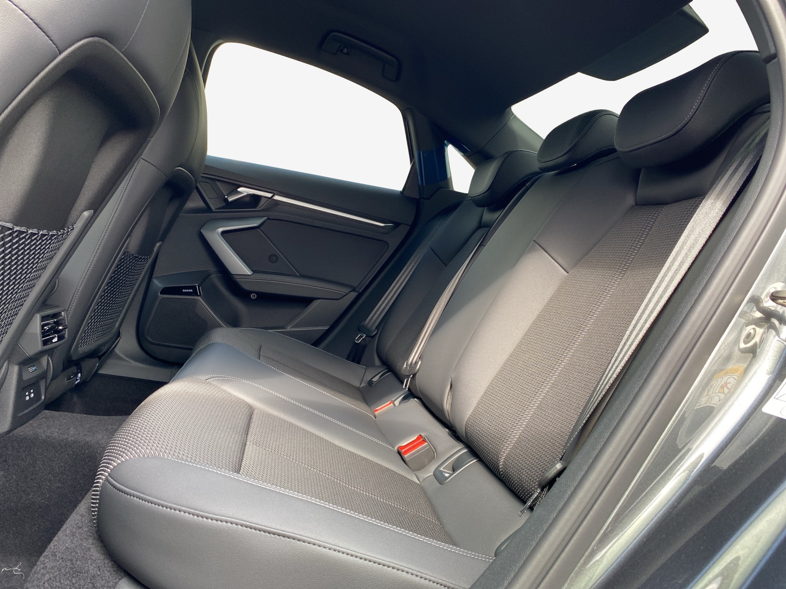 AUDI A3 Limousine TFSI 110 kW S Line Attraction S tronic-image-11