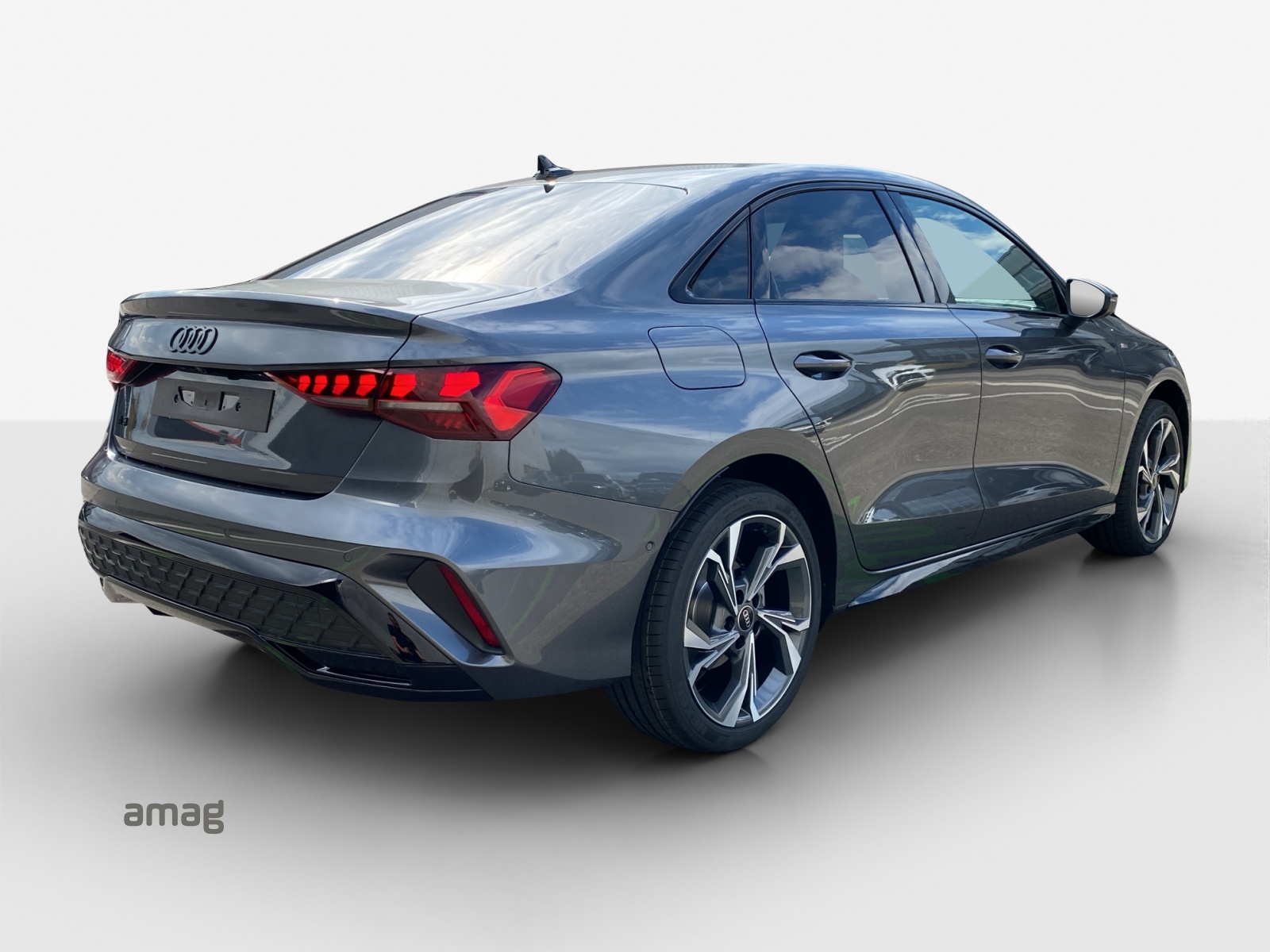 AUDI A3 Limousine TFSI 110 kW S Line Attraction S tronic-image-4