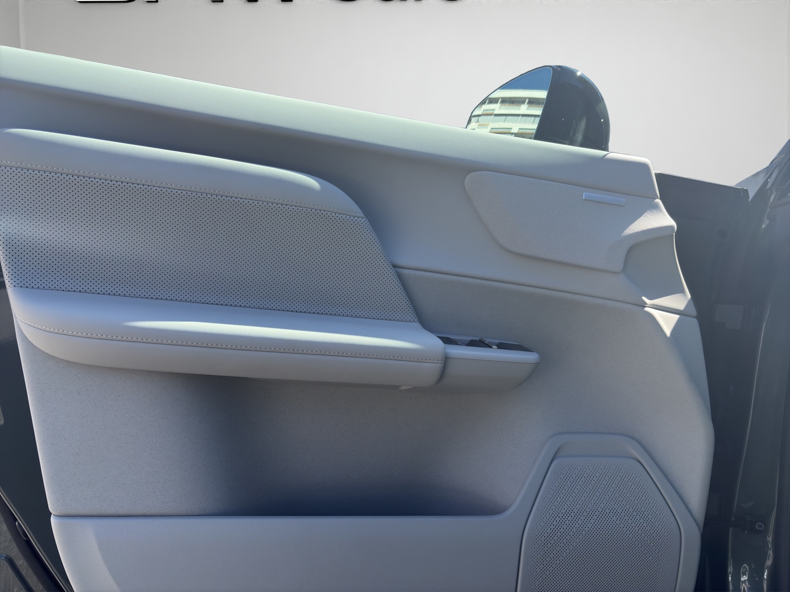VOLVO EX60 Twin Ultra AWD-image-10