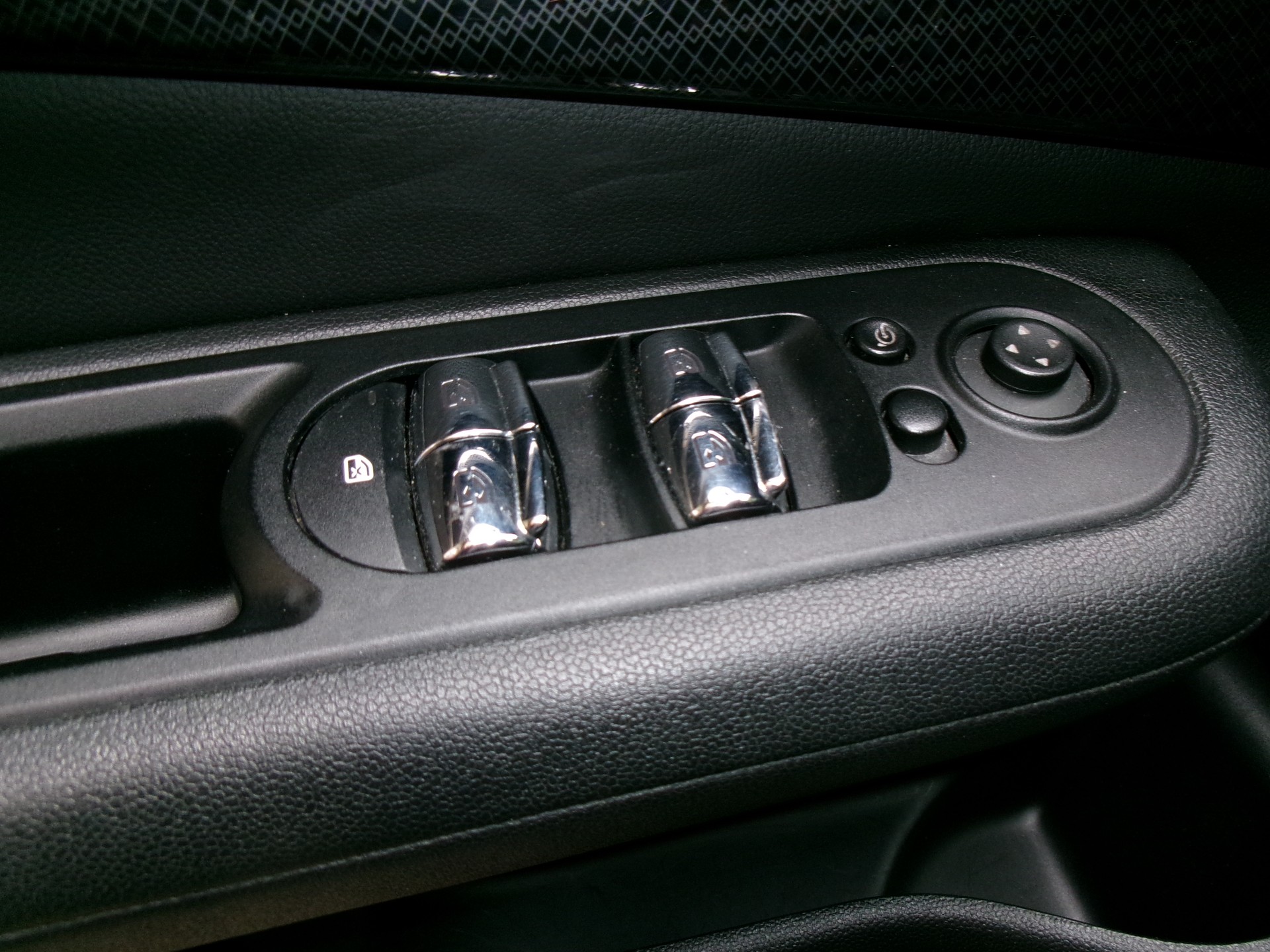 MINI Clubman Cooper John Cooper Works ALL4 Steptronic-image-12