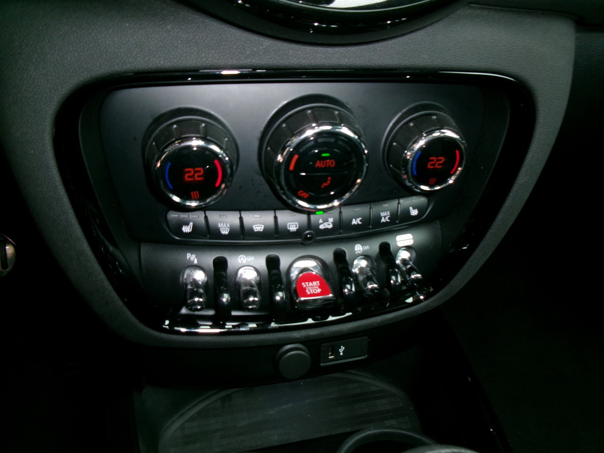 MINI Clubman Cooper John Cooper Works ALL4 Steptronic-image-7