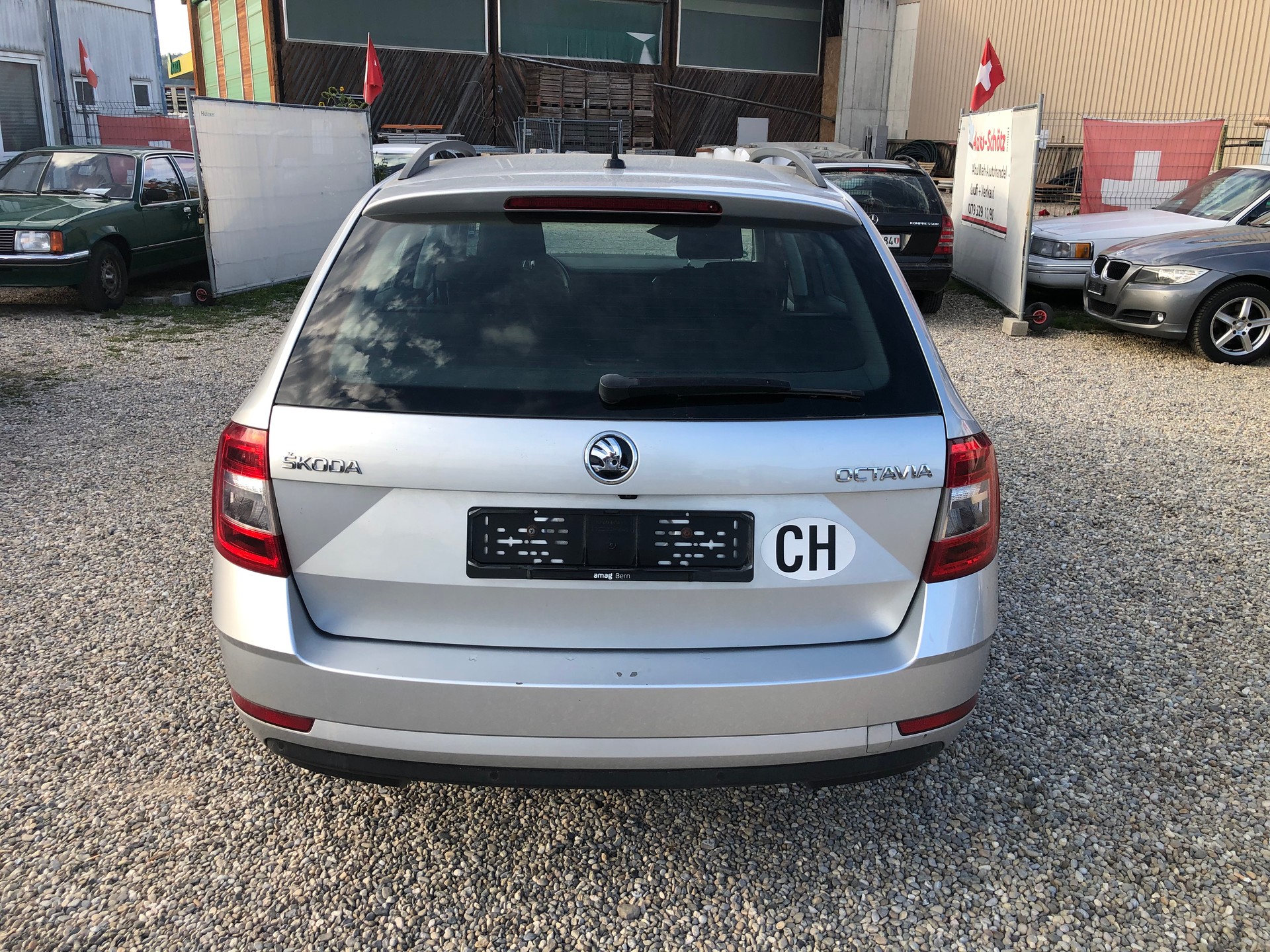 SKODA Octavia Combi 1.6 TDI Swiss Line 25 DSG-image-5