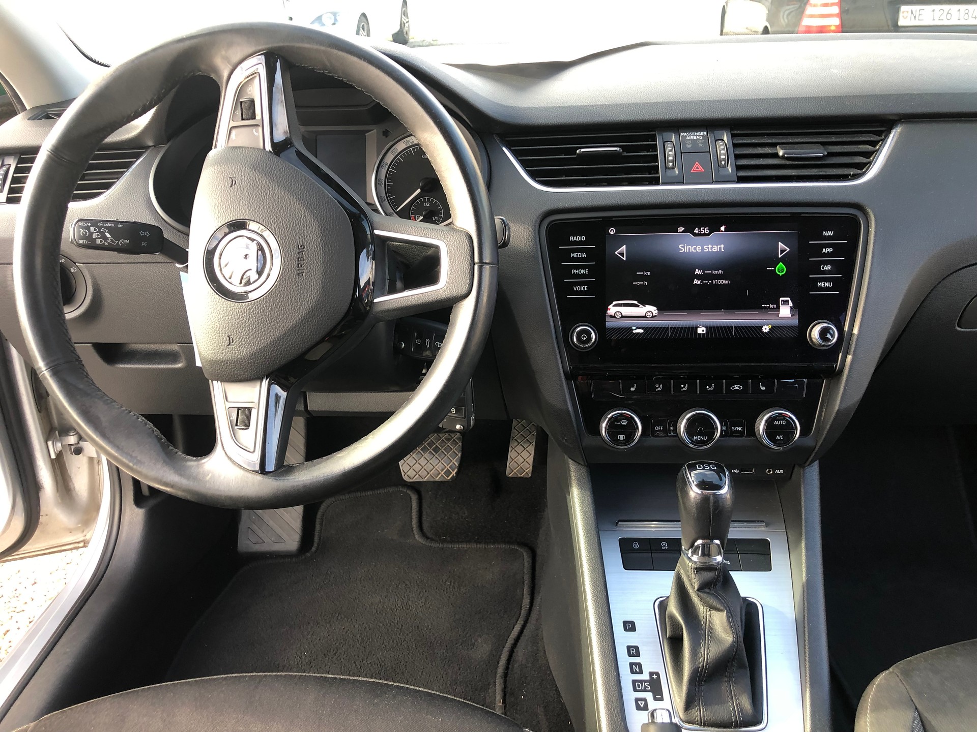 SKODA Octavia Combi 1.6 TDI Swiss Line 25 DSG-image-12