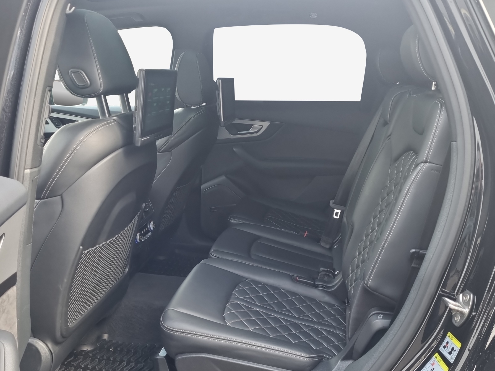 AUDI Q7 50 TDI quattro tiptronic-image-11