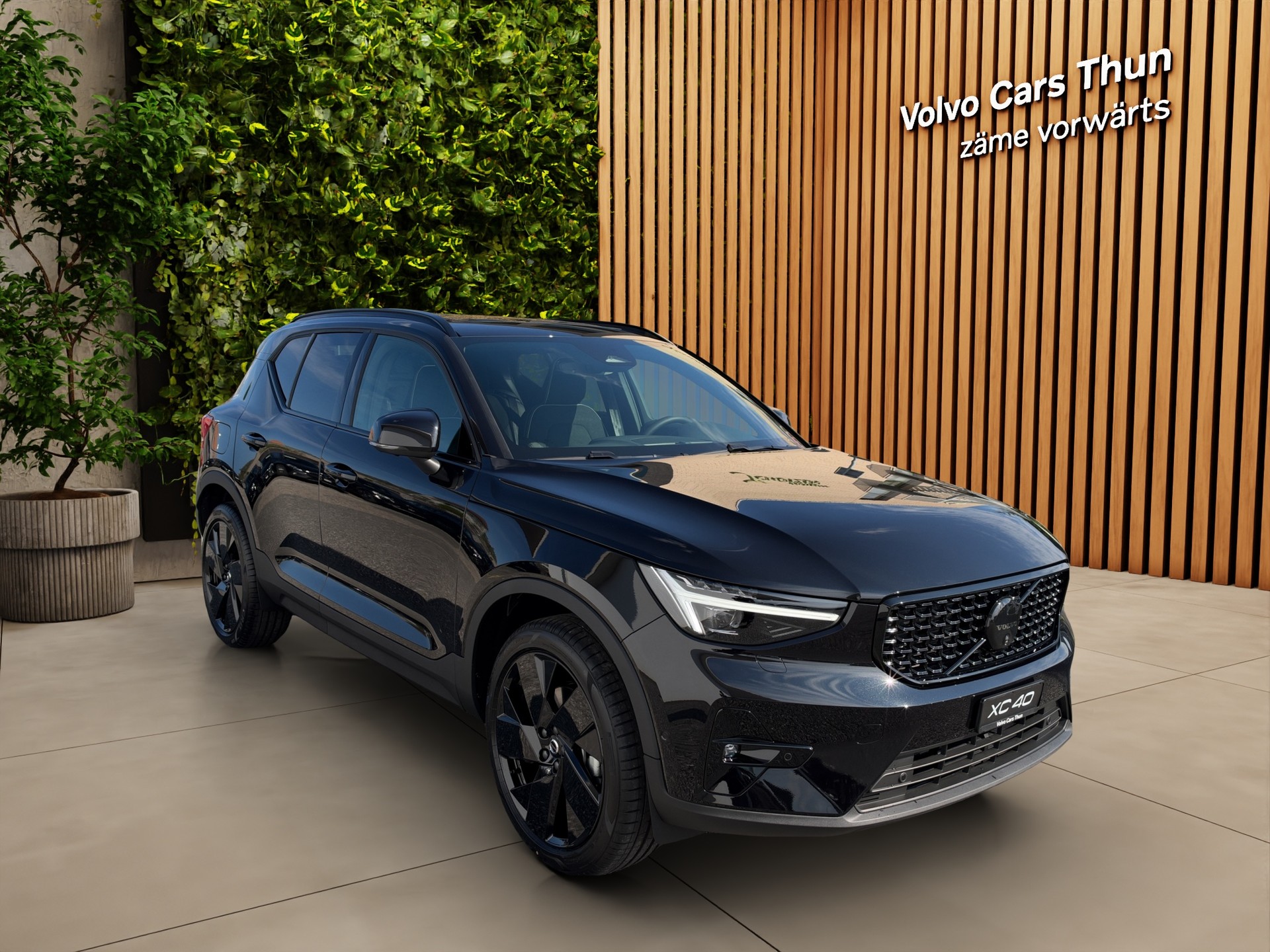 VOLVO XC40 2.0 B4 MH Black Edition-showroom-element-2