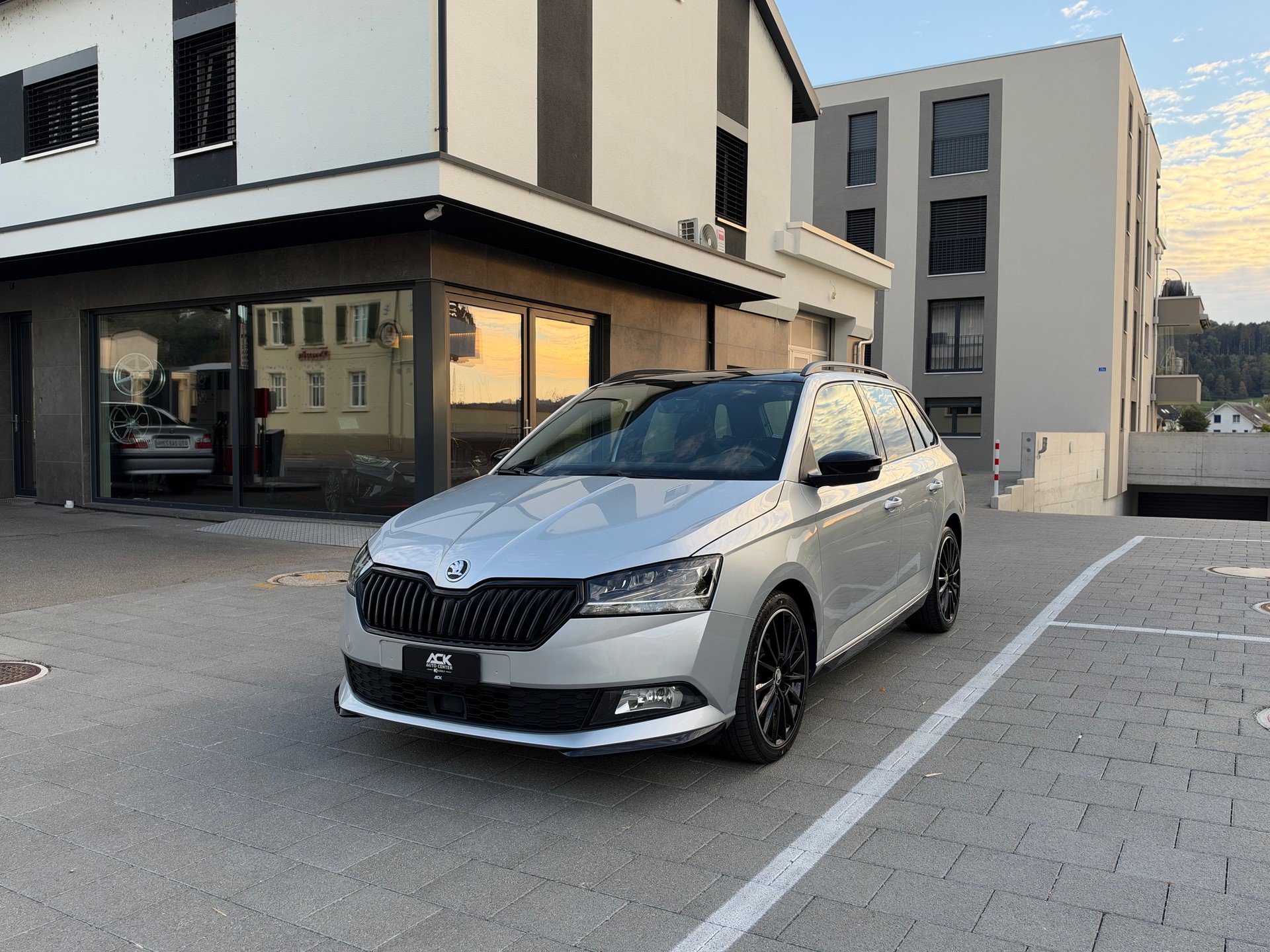SKODA Fabia Combi 1.0 TSI Monte Carlo DSG-image-0