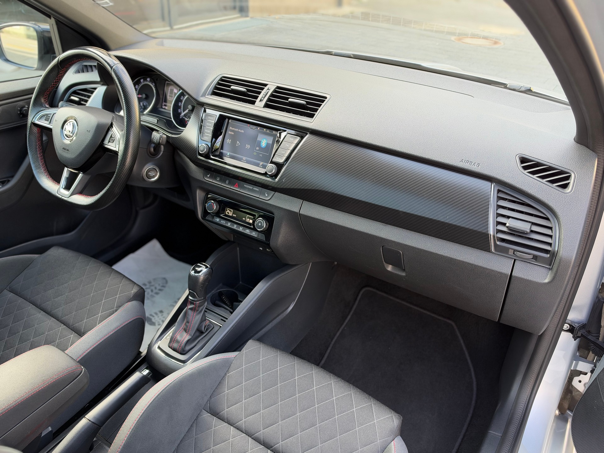 SKODA Fabia Combi 1.0 TSI Monte Carlo DSG-image-11