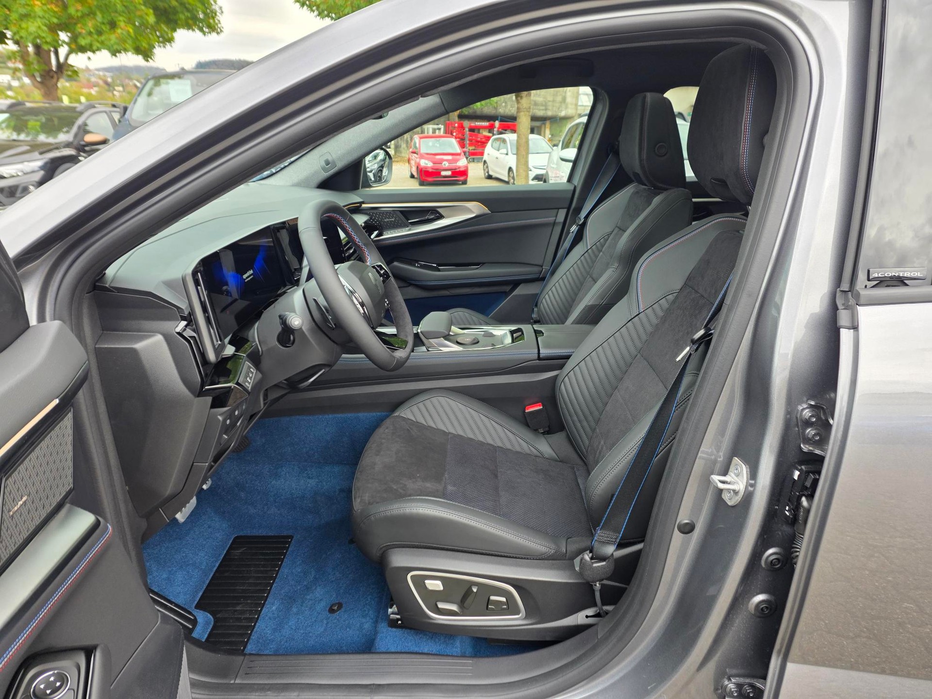 RENAULT Rafale 1.2 E-Tech Plug-in Atelier Alpine-image-5