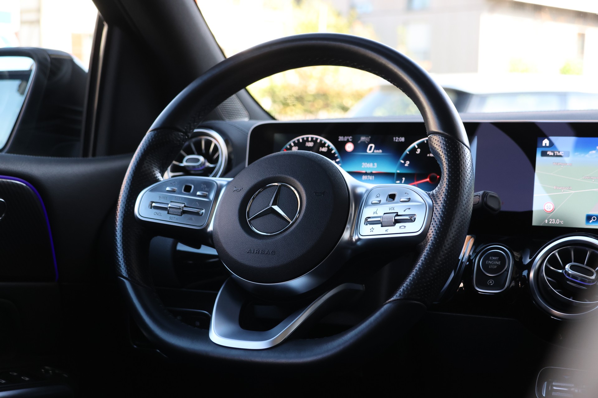MERCEDES-BENZ B 250 4Matic AMG Line (CH)-image-15