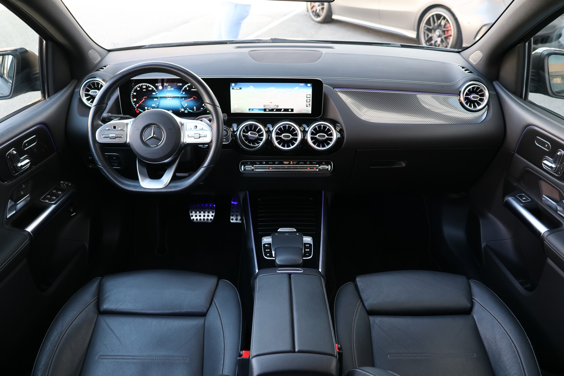 MERCEDES-BENZ B 250 4Matic AMG Line (CH)-image-16