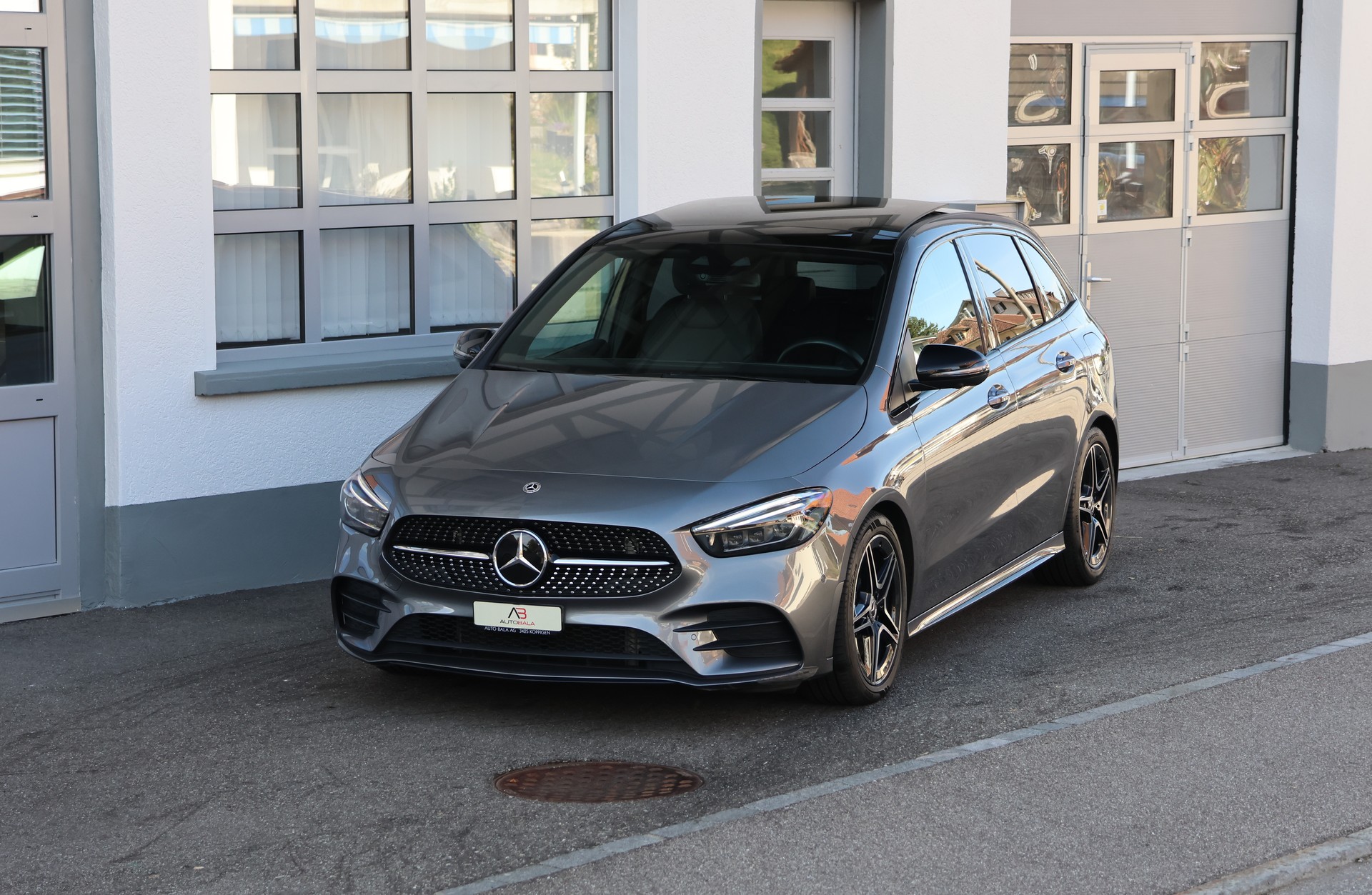MERCEDES-BENZ B 250 4Matic AMG Line (CH)-image-0