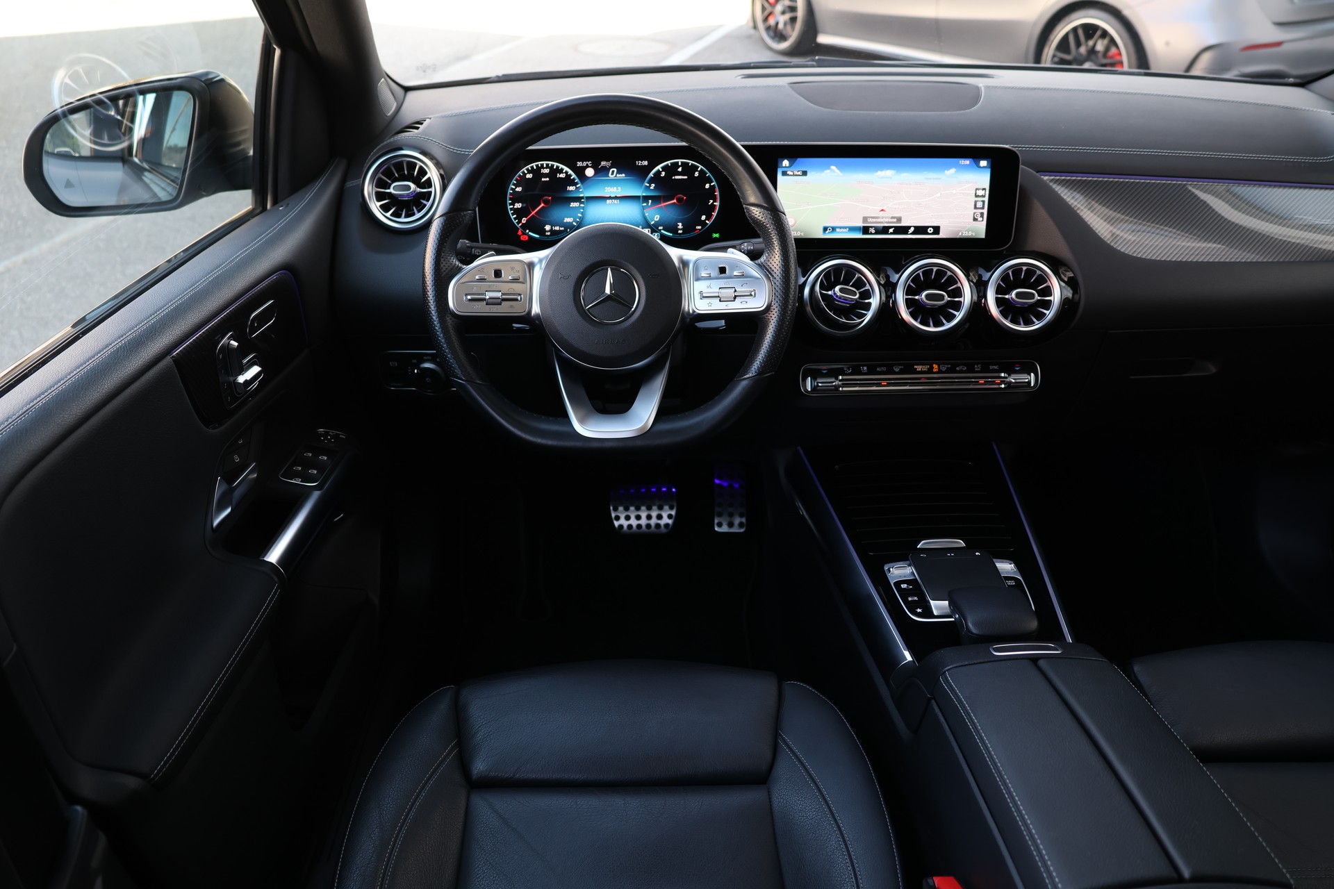 MERCEDES-BENZ B 250 4Matic AMG Line (CH)-image-14