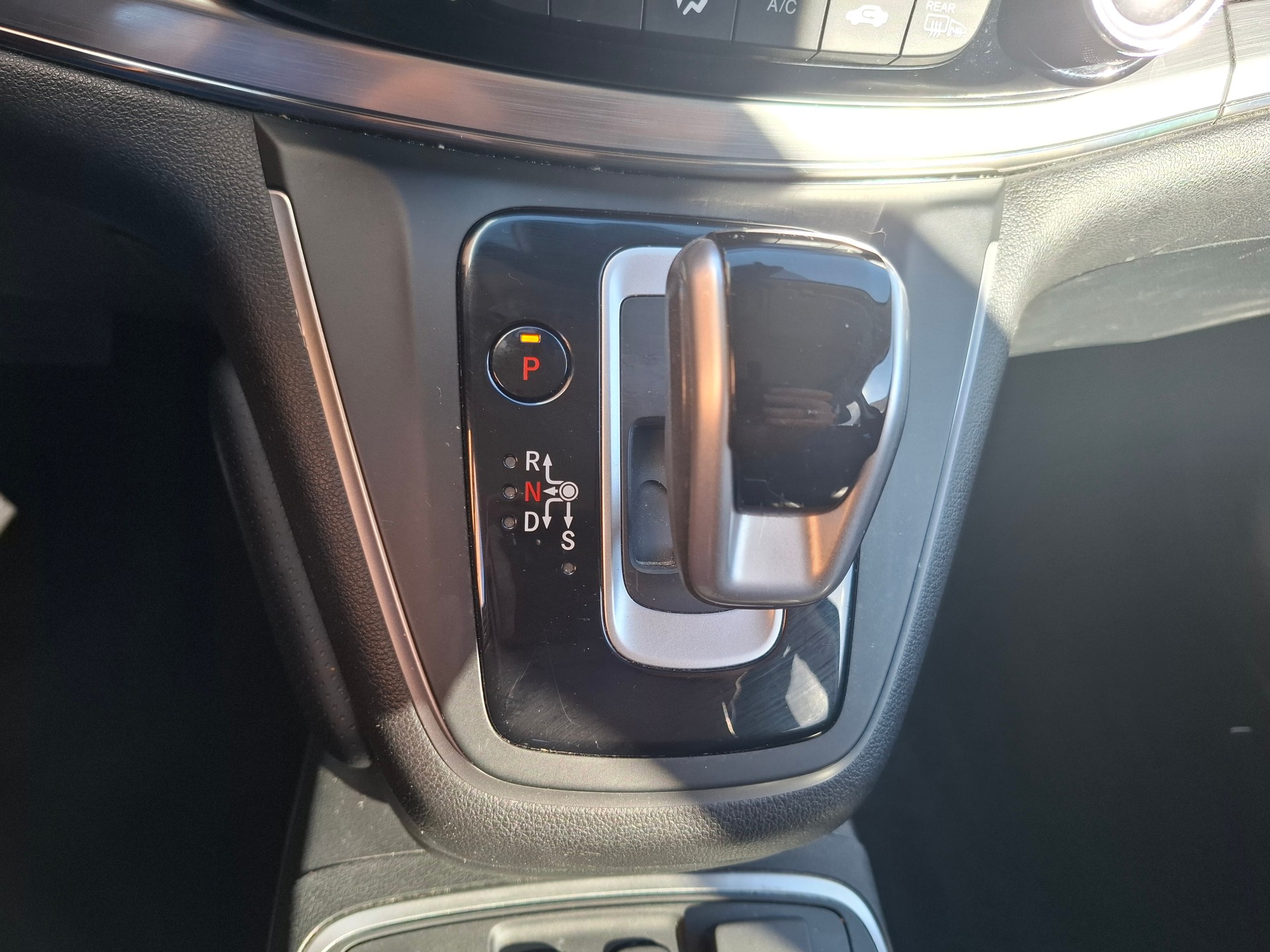 HONDA CR-V 1.6 i-DTEC Executive 4WD Automatic-image-10