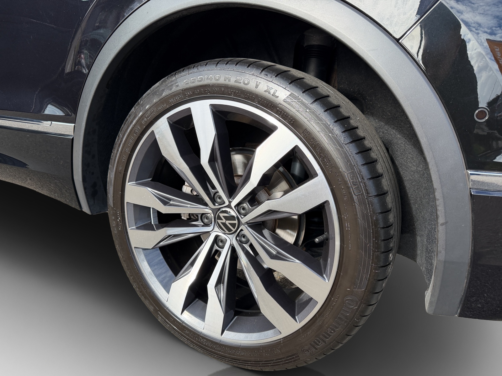VW Tiguan 2.0TSI R-Line 4Motion DSG-image-14
