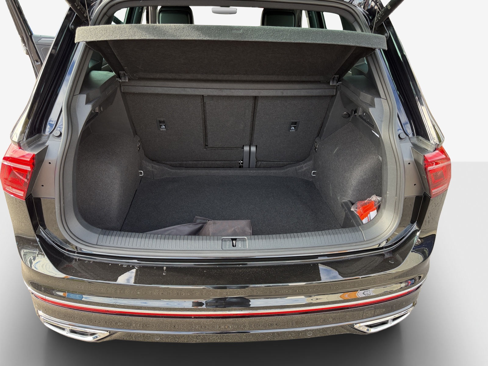 VW Tiguan 2.0TSI R-Line 4Motion DSG-image-12