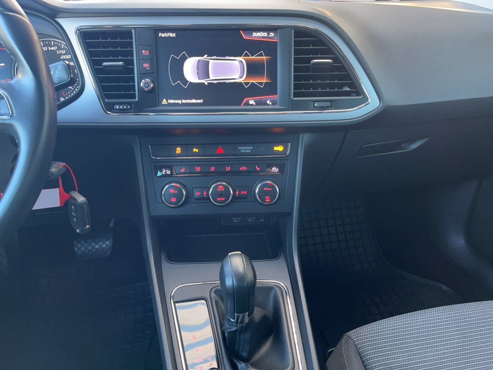 SEAT Leon ST 2.0 TDI CR Style DSG-image-10