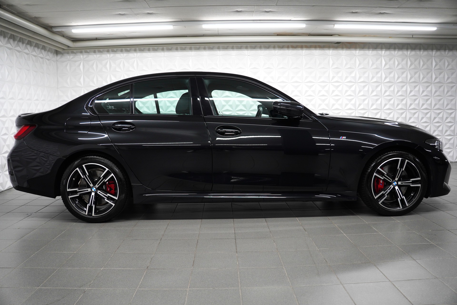 BMW 330d xDrive 48V Steptronic M Sport Pro-image-5